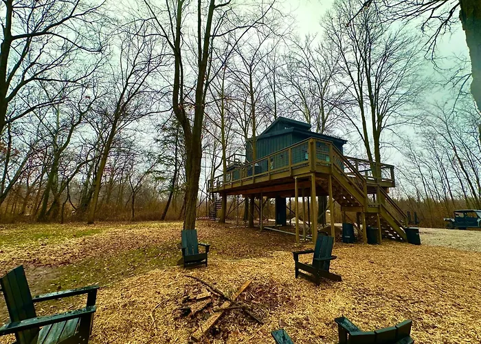 Treehouses At Starved Rock * Ottawa
